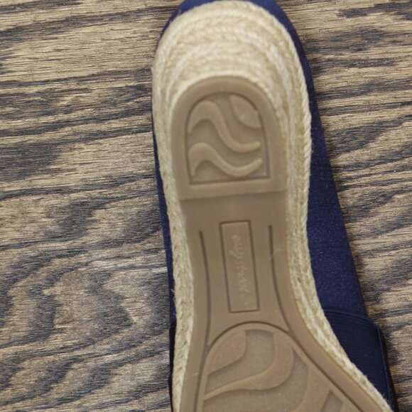 NWT Easy Street Womens Jasper Wedge Sandal JASPR Navy Thai Silk Blue 8WW - Picture 9 of 9